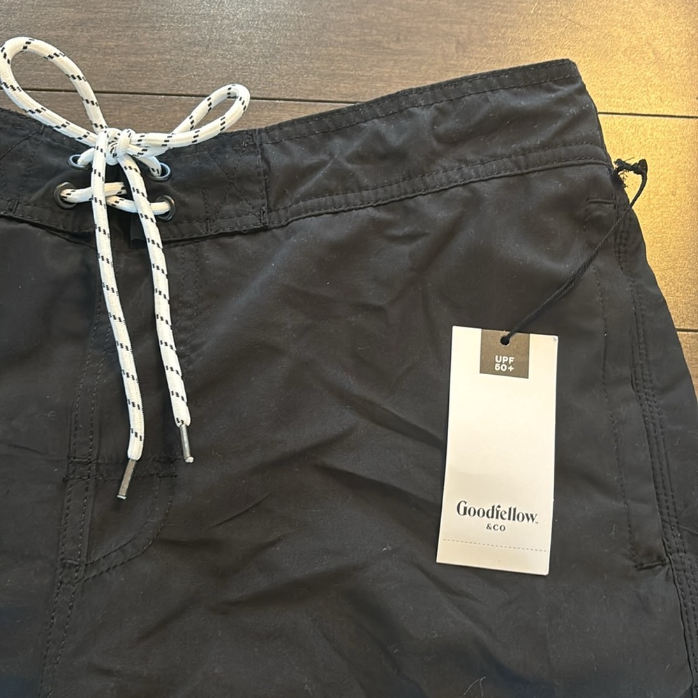 Goodfellow & Co Board Shorts Size Medium - Picture 2 of 6